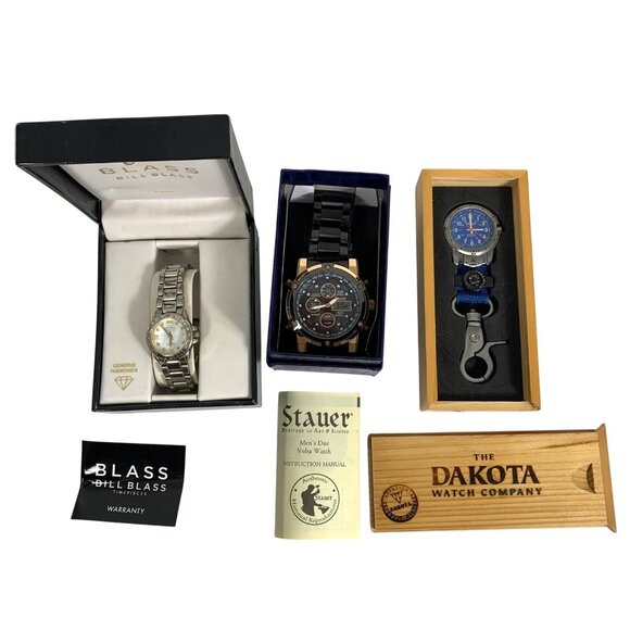 Lot Of 3 Watches: Bill Blass, Stauer & Dakota Watch Co. S/SBox/Manual UNTESTED